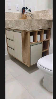 banheiro planejado com cesto lixo imbutido Modern Bathroom Design, House Design, Bedroom, Bathroom Interior, Home Design Decor, Home Deco, Decor Design, New Homes