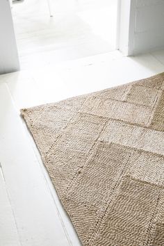 Bhola Jute Herringbone Rug Cheap Large Rugs, Round Bathroom Rugs, Tapis Diy, Jute Rug Living Room, Carpet Diy, Herringbone Rug, Jute Carpet, Natural Jute Rug, Natural Flooring