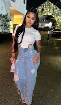 half up half down hairstyles night out Birthday Outfit Jeans, Jeans And Top, Straight Human Hair Bundles, Beautiful Photoshoot Ideas, Classy Outfits For Women, Half Up Half Down Hairstyles, Birthday Fits, Human Hair Bundles, 2022 Fashion