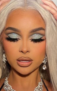 Shoe Hacks, Barbie Makeup, Glam Makeup Look, Colorful Eye Makeup, Makeup Eye Looks, Creative Eye Makeup, Clothes And Shoes, Glamour Makeup