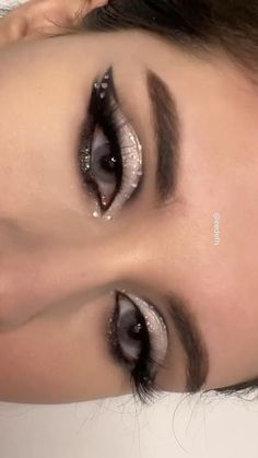 Elegantes Makeup, Dag Make Up, Mekap Mata, Flot Makeup, Sparkly Makeup, Rhinestone Makeup, Smink Inspiration, Swag Makeup