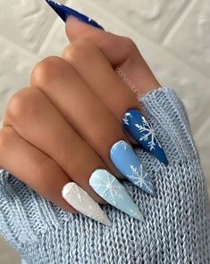 Christmas Nails That Are Not Red, Colorful Christmas Nails Acrylic, Blue Christmas Nails Stiletto, Classy Christmas Acrylic Nails, Winter Acrylics Nails, December Acrylic Nails Art Ideas, Simple Acrylic Nails Christmas, Snowflake Nails Stiletto, Seasonal Nails Winter
