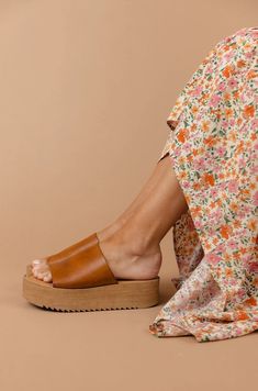 Platform Sandals for Summer | ROOLEE Maxi Skirt Outfits, Butterfly Sleeve Top, Leopard Sandals, 2024 Style, Gorgeous Leather, Everyday Shoes, Beauty Clothes, Swag Shoes, Comfortable Sandals