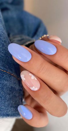 18. Soft Blue & Flower Oval Nails Even though the weather can’t seem to make it’s mind up ( morning, lovely sunny and the... Colourful Nails, Olive Nails, Prom Nails Silver, Pink Chrome Nails, April Nails, Summer Gel Nails, Colorful Nails