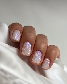 Feminine Gel Nail Designs, Pearlescent Nails With Design, Italian Style Nails, Painted Nails Natural, Abstract Nail Art Short Nails, Line Work Nails, Hard Gel Manicure, Delicate Nail Designs, Fake Nails White