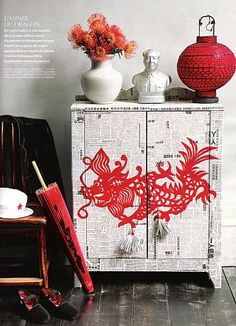 Dressers and cabinets can become pieces of creative expression. This oriental theme cabinet is so gorgeous! The newspaper base is easy, use decals to add more details. How quirky are those cord door pulls! Asian Interior, Asian Inspired Decor, Chinese Interior, Diy Dresser Makeover, Asian Furniture, Chinese Decor, Asian Homes, Dressers Makeover, Diy Casa