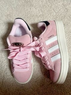 #adidas #adidasshoeswomen #adidascampus #pink Shoes You Need In Your Closet, Skor Sneakers Nike, Pretty Sneakers, Skor Sneakers, Shoes For School, Pretty Shoes Sneakers, Dr Shoes, Preppy Shoes, Trendy Shoes Sneakers