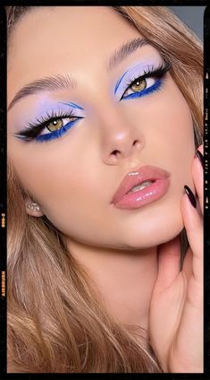 Cobalt Blue & Lavender Eyeshadow Cobalt Eye Makeup, Cobalt Blue Makeup Look, Makeup Looks Blue And Purple, Eyeshadow 2023 Trends, Bright Blue Makeup Looks, Cobalt Blue Eyeshadow, Neon Blue Eyeshadow, Fun Blue Eye Makeup, Eyeshadow Blue Looks