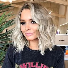 Blonde Hair Cuts Medium, Hairstyles For Fat Faces, Kadeřnické Trendy, Blonde Haircuts, Summer Haircuts, Medium Blonde, Blonde Hair Looks, Blonde Hair With Highlights, Brown Blonde Hair