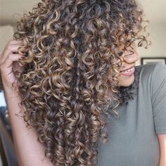 LCEG (Leave-In, Curl Cream, Curl Enhancing Gel, Hard-hold Gel) #CurlyHair Curly Hair Tips, Highlights Curly Hair, Curly Hair Photos, Colored Curly Hair, Curly Hair Inspiration, Curly Hair Care, Hair Routines, Hair Photo