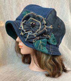 This is warm hat made by -1920 pattern . Denim combined with corduroy fabric . Size 23-24. Mannequin head size is 21 , so it will look more snug .decorated with hand made flower and beads . Feel free to message  me  with any questions .Thanks. Upcycling, 1920 Pattern, Upcycle Jeans Skirt, Upcycled Denim Diy, Cappello Cloche, Fabric Hats, Making Hats, Sewing Hats, Funky Hats