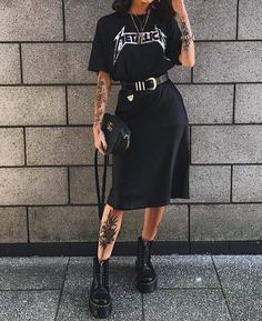 Nails Dramatic, Work Outfits Fashion, Goddess Cornrows, Foods For Glowing Skin, Shirt With Skirt, Grunge Beauty, Edgy Work Outfits, Edgy Summer Outfits, Edgy Summer