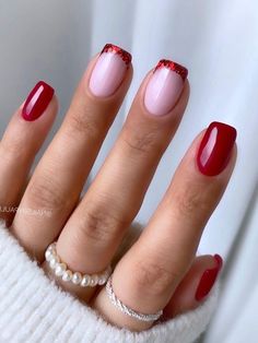 Christmas French Ombre Nails, Red Tip Holiday Nails, Red French Tip Acrylic Nails Designs, Holiday Nails For Work, Classy Holiday Nails Christmas, Short Gel Nails Red, Red French Tip Nails With Design, Holiday French Nails, Red French Tip Nails Acrylic