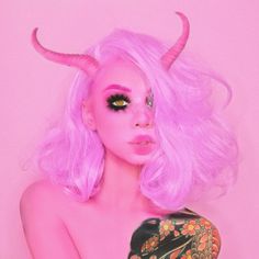 Bodypainting, Lilith Costumes, Pink Halloween Makeup, Lilith Costume, Spooky Makeup Looks, Makeup Fantasi, Drag Make-up, Devil Girl, Halloween Makeup Inspiration