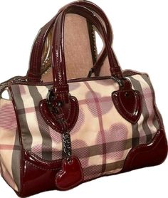 Burberry Handbags, Heart Handbag, Accessory Inspo, Girly Bags, Amazon Storefront, Fancy Bags, Ropa Diy, Pretty Bags, Cute Purses