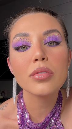 Purple Rave Eyeshadow, Speak Now Era Makeup Looks, Simple Mardi Gras Makeup, Purple Eras Tour Makeup, Lavender Glitter Eye Makeup, Pink And Purple Rave Outfit, Festival Makeup Purple, Olivia Rodrigo Makeup Inspired, Bejewelled Makeup