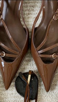 Cute Heels Classy, Gergana Ivanova, Elegant Shoes Heels, Cute Shoes Heels, Shoes Heels Classy, Photographie Inspo, Fancy Shoes, Girly Shoes, Aesthetic Shoes