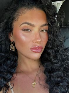 Alexis Braun, How To Have Style, Beach Makeup, Make Up Inspiration, Formal Makeup, Glamour Makeup, Clean Makeup, Glowy Makeup