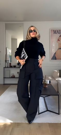 Classy Urban Outfits, Artistic Chic Outfit, Athlesiure Fits For Work, What To Wear To A Concert In The Winter, Fall 2024 Fashion Trends Plus Size, Fall 2024 Work Outfits, Victoria Beckham 2024, 77 Degree Weather Outfit, Black Casual Outfits Women