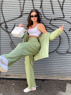 Outfit Chic, Green Pants, Swaggy Outfits, Looks Chic