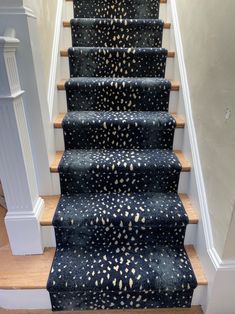 Prestige Mills Deerfield in the color Blue installed by The Carpet Workroom Organic Staircase, Stairway Carpet, Staircase Runner, Stair Carpet, Stairway Design, Printed Carpet, Modern Organic