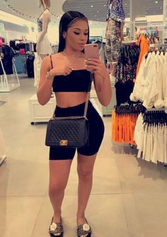 ✨Follow me @queenin_07 for more pins💕 Fanny Pack Outfit, Shopping Lifestyle, Outfit Shopping, Looks Party, Photography Beauty, Art Summer, Summer Instagram, Festival Looks