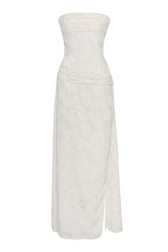 Meet Xatia: an exquisite strapless beige jacquard maxi dress exuding elegance. The ruched belt drapes gracefully to the hip, accompanied by a thigh-high slit. With boned corset lines and sticky tape for support, it's perfect for black-tie events. Fully lined in satin with an invisible side zipper, exclusively available in beige. Long Elegant White Dress, Cool Formal Dress, Beige Dress Formal, With Dress, White Designer Dress, Formal Dress Ideas, White Long Dresses, Satin White Dress, Formal Dresses Elegant