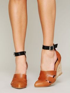 Fashion Styles, Ankle Strap, Wedge Shoe, Shoe Closet, Crazy Shoes, Shoe Lover, Shoe Obsession, Mode Inspiration, Ankle Straps