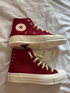 Valentines Converse, Cute Converse Shoes, 2018 Shoes, Cute Converse, Jennifer Brown, Pretty Shoes Sneakers, Dr Shoes, Converse New, All Star Shoes