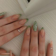 Nail Designs For Short Nails Green, Green Hoco Nails Acrylic, Green Quince Nails Almond, Sage Glitter Nails, Sage Green Hoco Nails, Almond Nail Inspo Green, September Nails Green, Sparkling Green Nails, Stage Green Nails