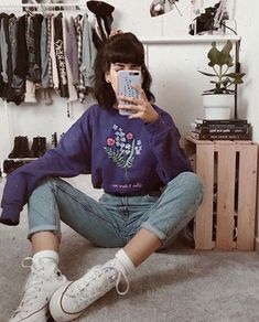 Tu mir nicht den Pullover  #nicht #pullover Vintage Hipster Outfits, Hipster Outfits Winter, Vintage Fashion 90s, Groovy Clothes, Emo Clothes, Mode Kawaii, Mode Grunge, Pullover Outfit, Look Blazer