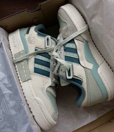 Adidas Pastel Shoes, High Fashion Sneakers, Addidas Shoes Outfit Ideas, Rebox Shoes, Everyday Sneakers, Adidas Sneakers Women