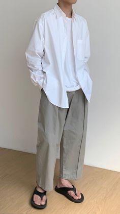 Norm Core Fashion, Longsleeve Outfit, Uniqlo Women Outfit, Aesthetic Male Outfits, Uniqlo Style, Minimalist Fashion Men, Korean Fashion Men, Men Stylish Dress, Linen Casual