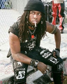 Trad Punk Fashion, Punk Poses Male, Black Man Alt Fashion, Black Rocker Outfit, Afro Goth Male, Black Punk Outfits Men, Afro Astethic, London Punk Aesthetic, Afro Punk Fashion Men