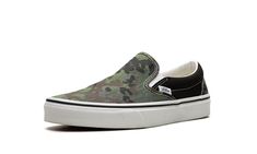 Classic Slip On VN0009Q7BGK Camo, Camo Shoes, Stadium Goods, Vans Classic Slip On, Vans Classic, Size 4, Slip On, Street Wear, Size 6