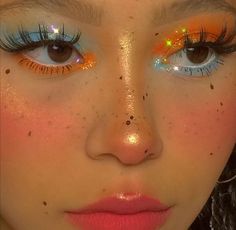 Vibrant Neon Make Up Inspo | Follow me for similar content! Pinterest: @bunniegotlost Twitter : @stonedbunniie Tiktok: @bunnyyysworld Blue And Yellow Makeup Looks, Strawberry Eye Makeup, Fun Graphic Liner, Sleepover Makeup, Shower Makeup, Hippie Makeup, Ladybug Und Cat Noir, Funky Makeup, Drag Make-up