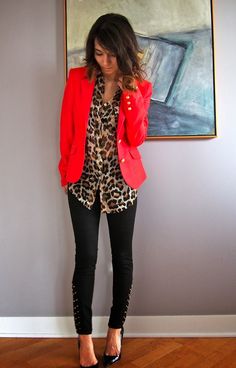 red blazer. leopard blouse. black skinnies. heels. Work Attire, Inspired Outfits, Business Casual Outfits, Professional Work Outfit, Look Blazer, Leopard Blouse, Stil Inspiration, Red Blazer, Looks Style