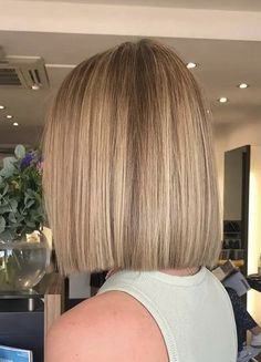 Bob Hairstyles, Low Light Hair, Trending Hair Color, Blonde Hair Transformations, Trending Hair, Choppy Bob, Choppy Bob Hairstyles, Man Den, Light Hair