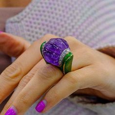 David Webb - Carved Smooth Purple Amethyst, Green Enamel And Diamond Ring Amethyst High Jewelry, David Webb Ring, High Jewelry Ring, Royal Purple Color, Amethyst Rings, Vintage Jewellery Rings, Yellow Jewelry, David Webb, The David