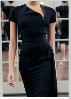 Very sophisticated dress for any occasion Work Wardrobe, Everyday Fashion, Sophisticated Dress, Looks Vintage, Work Fashion, Well Dressed, Dress To Impress, Work Outfit