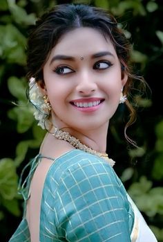 Kirti Suresh, Keerthi Suresh, Keerthy Suresh, Saree Poses, Cute Couples Photos, Couples Photos, Artistic Photography, Beautiful Smile