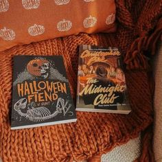 Halloween Reading Aesthetic, Cosy Halloween Aesthetic, Cozy Fall Reads, Spooky Books To Read In October, Halloween Autumn Aesthetic, Cute Halloween Aesthetic, Tim Burton Vibes, Fall Books To Read, Best Halloween Books