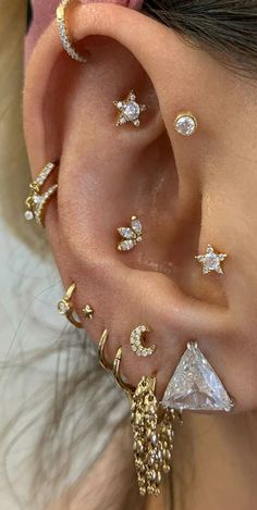 Ear Piercing Planner, Earing Placement Names, Triple Mid Helix Piercing, Ears With Lots Of Piercings, Pearcing Ear Ideas, Ear Pearcing Ideas, Peircings Earring Aesthetic, Piercing Myself, Piercing Chart Ear