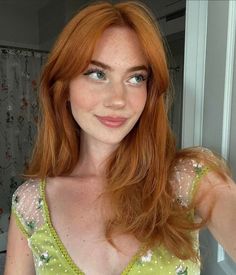 Ginger Hair On Fair Skin, Fair Skin Aesthetic, Pretty Redhead, Ginger Women, Hair Inspo Color