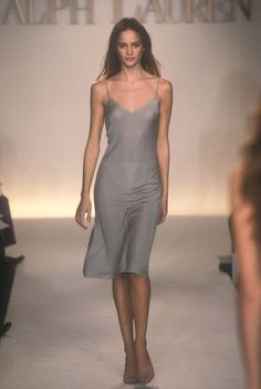 Haute Couture, 90s Minimalism Fashion, Ines Rivero, 90s Minimalism, Minimalism Fashion, Ralph Lauren Spring, 90s Runway Fashion, Vintage Runway