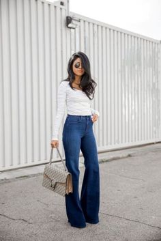 High Waisted Flare Jeans Outfit, Flare Jeans Outfit Winter, Flair Jeans Outfit, Flare Jeans Outfit, Chique Outfit, Jeans Trend, High Waisted Jeans Vintage, Flair Jeans, High Waisted Flare Jeans