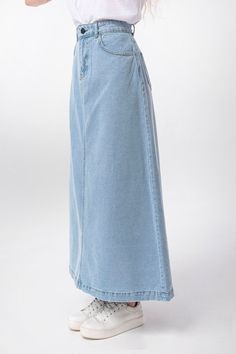 ◆ EXPRESS shipping worldwide - wear your beautiful piece within a few days! ◆ Perfect denim skirt for anytime of the year, any occasion. ◆ Ice Blue ◆ Soft denim fabric ◆ Has pockets in the front and back ◆ Low waist ◆ Bell shape SIZING The item comes in US Women's sizes 4-6-8-10-12. Our model is 5' 9'' (175 cm) and is wearing size 4. The skirt length to the hem is 3' 1'' (95 cm). FABRICS & CARE * Fabric: 100% cotton * Care: Turn inside out before washing. Use warm hand wash or cold machine w Ankle Length Denim Skirt, Long Maxi Skirts Denim, Denim Wear Women, Blue Jeans Skirt Outfits, Jeans Long Skirt Outfit, Cute Skirts Long, Denim Skirt Long Outfit, Jeans Maxi Skirt Outfit, Full Length Skirt Outfits