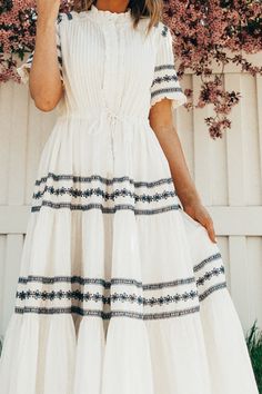 Santorini Dress – Ivy City Co Santorini Dress, Expensive Dresses, Chique Outfits, Most Beautiful Dresses, Maxi Robes, High Quality Dress, Outfit Idea, Modest Dresses, Favorite Dress