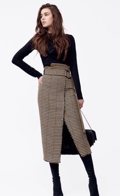 Job Interview Outfit, Outfit Elegantes, Winter Skirt Outfit, Pencil Skirt Outfits, Velvet Clothes, Winter Skirt, Interview Outfit, Autumn Outfit