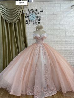 Lace Ball Gown Wedding Dress, Quinceanera Themes Dresses, Quinceanera Pink, Pink Quince, Quinceanera Dresses Pink, Wedding Dresses Lace Ballgown, Pink Ball Gown, Quincenera Dresses, Pretty Quinceanera Dresses